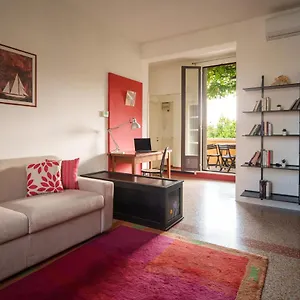 Accomodo Mib13 Bivano Navigli , Milano Italia